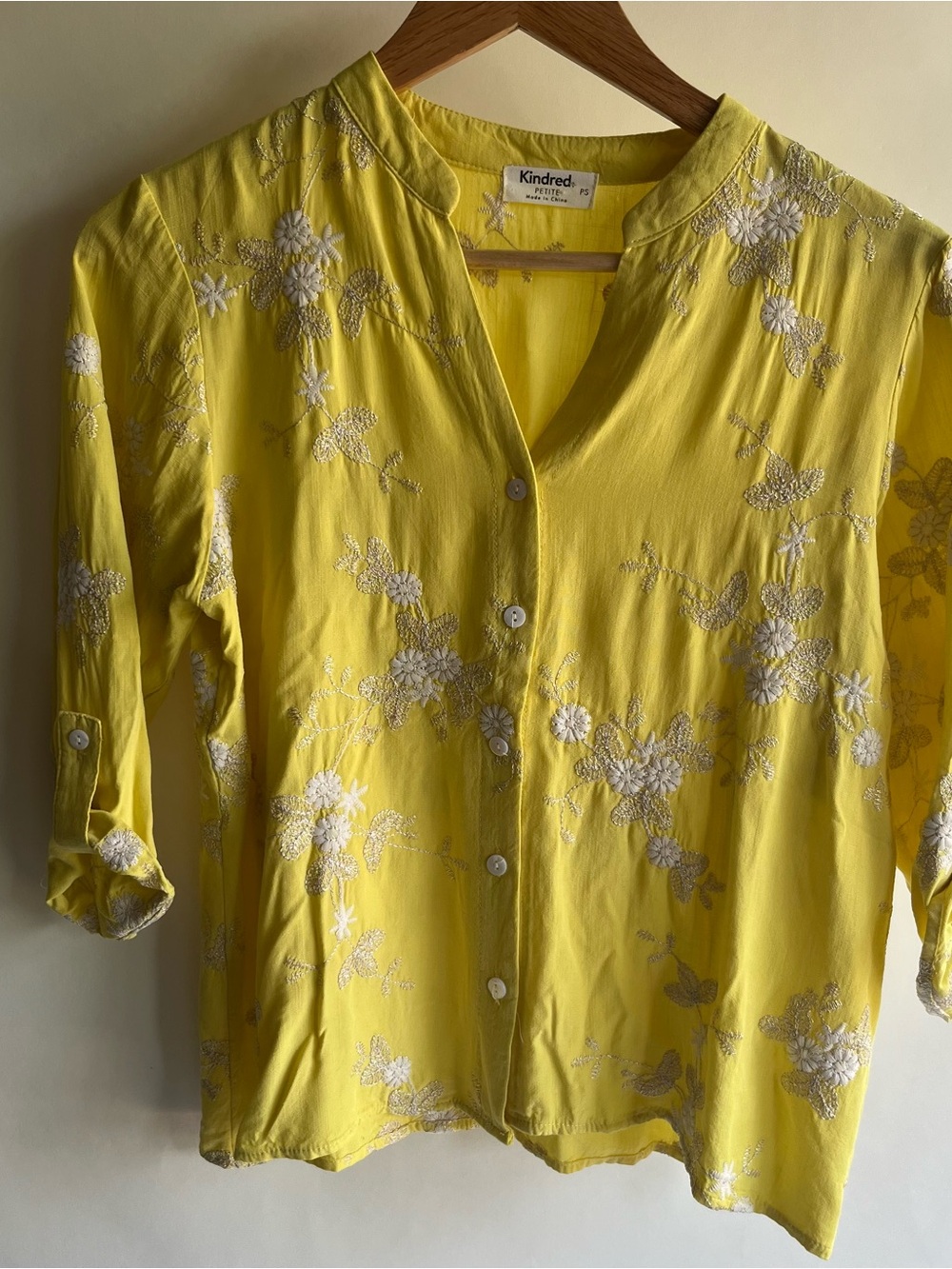 Kindred Embroidered Button Up Shirt Blouse Top Sz Petite Sm PS Yellow Gold Rayon